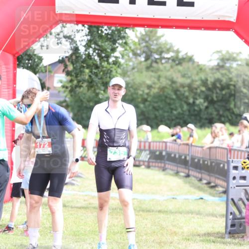 21.06.2026 - 29. Vierlanden-Triathlon Andreas Tolksdorf http://msf.ph/oto/9892099 21.06.2026 13:36:44 Ziel  meine-sportfotos.de