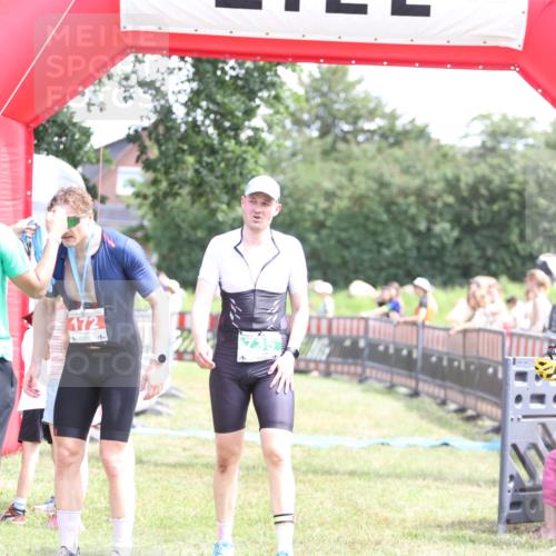21.06.2026 - 29. Vierlanden-Triathlon Andreas Tolksdorf http://msf.ph/oto/9892101 21.06.2026 13:36:44 Ziel  meine-sportfotos.de