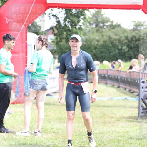 21.06.2026 - 29. Vierlanden-Triathlon Andreas Tolksdorf http://msf.ph/oto/9892114 21.06.2026 13:37:11 Ziel 1005, 1005 meine-sportfotos.de