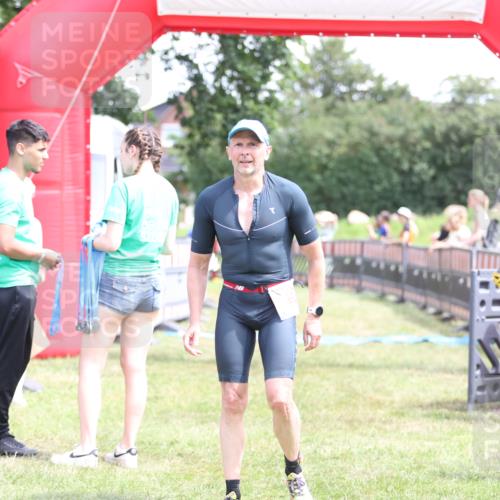 21.06.2026 - 29. Vierlanden-Triathlon Andreas Tolksdorf http://msf.ph/oto/9892116 21.06.2026 13:37:11 Ziel 1005, 1005 meine-sportfotos.de