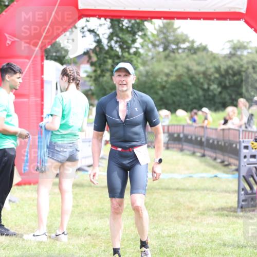 21.06.2026 - 29. Vierlanden-Triathlon Andreas Tolksdorf http://msf.ph/oto/9892117 21.06.2026 13:37:11 Ziel 1005, 1005 meine-sportfotos.de