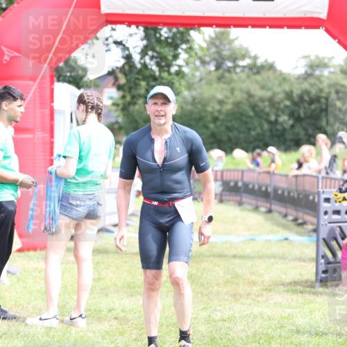 21.06.2026 - 29. Vierlanden-Triathlon Andreas Tolksdorf http://msf.ph/oto/9892118 21.06.2026 13:37:11 Ziel 1005, 1005 meine-sportfotos.de