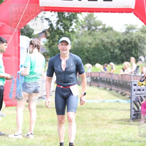 21.06.2026 - 29. Vierlanden-Triathlon Andreas Tolksdorf http://msf.ph/oto/9892120 21.06.2026 13:37:11 Ziel 1005, 1005 meine-sportfotos.de