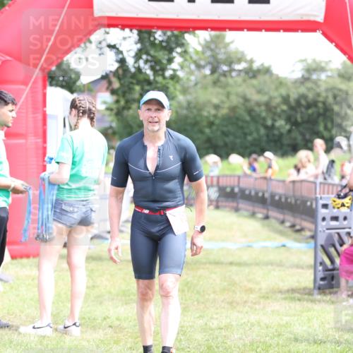 21.06.2026 - 29. Vierlanden-Triathlon Andreas Tolksdorf http://msf.ph/oto/9892121 21.06.2026 13:37:11 Ziel 1005, 1005 meine-sportfotos.de