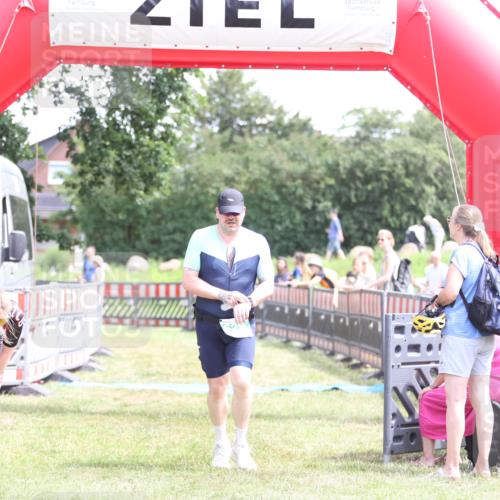 21.06.2026 - 29. Vierlanden-Triathlon Andreas Tolksdorf http://msf.ph/oto/9892133 21.06.2026 13:37:30 Ziel 629, 1002, 629, 1002 meine-sportfotos.de
