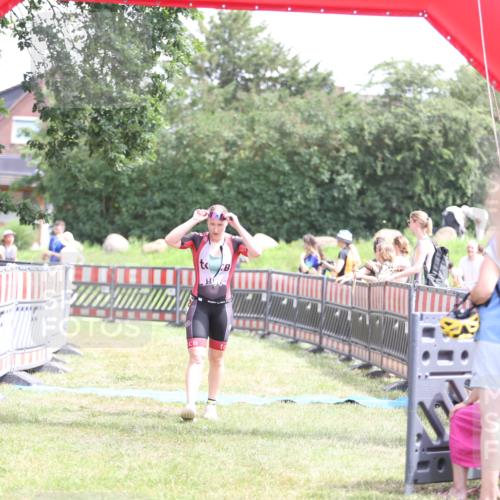 21.06.2026 - 29. Vierlanden-Triathlon Andreas Tolksdorf http://msf.ph/oto/9892138 21.06.2026 13:37:43 Ziel 846, 870, 1002, 846, 870, 1002 meine-sportfotos.de