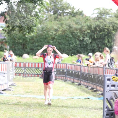 21.06.2026 - 29. Vierlanden-Triathlon Andreas Tolksdorf http://msf.ph/oto/9892146 21.06.2026 13:37:44 Ziel 846, 870, 1002, 846, 870, 1002 meine-sportfotos.de