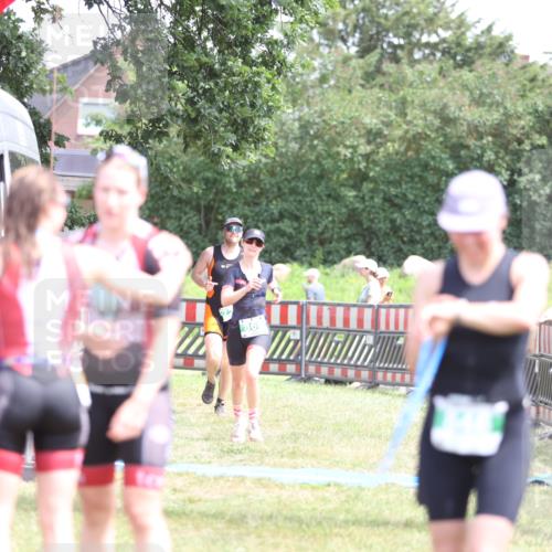 21.06.2026 - 29. Vierlanden-Triathlon Andreas Tolksdorf http://msf.ph/oto/9892160 21.06.2026 13:37:56 Ziel 720, 863, 997, 720, 863, 997 meine-sportfotos.de