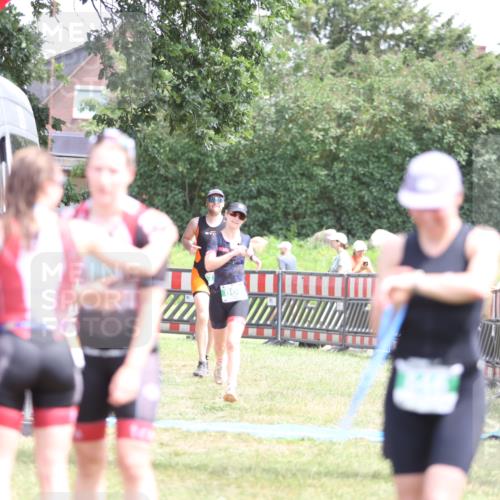 21.06.2026 - 29. Vierlanden-Triathlon Andreas Tolksdorf http://msf.ph/oto/9892161 21.06.2026 13:37:56 Ziel 720, 863, 997, 720, 863, 997 meine-sportfotos.de