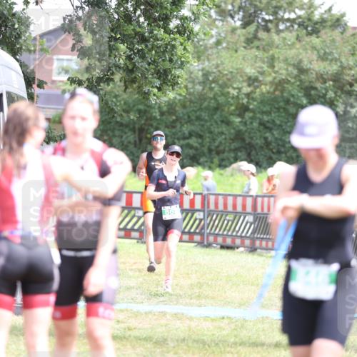 21.06.2026 - 29. Vierlanden-Triathlon Andreas Tolksdorf http://msf.ph/oto/9892162 21.06.2026 13:37:56 Ziel 720, 863, 997, 720, 863, 997 meine-sportfotos.de
