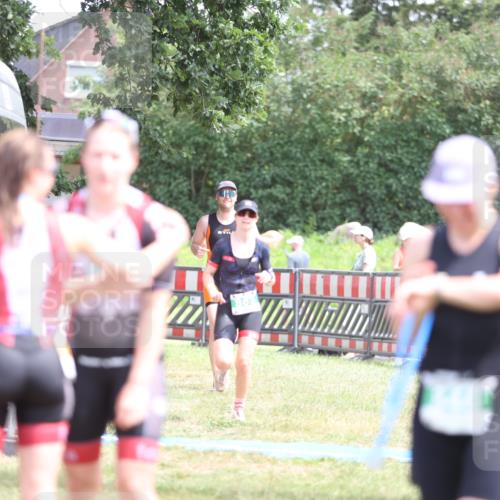 21.06.2026 - 29. Vierlanden-Triathlon Andreas Tolksdorf http://msf.ph/oto/9892163 21.06.2026 13:37:56 Ziel 720, 863, 997, 720, 863, 997 meine-sportfotos.de