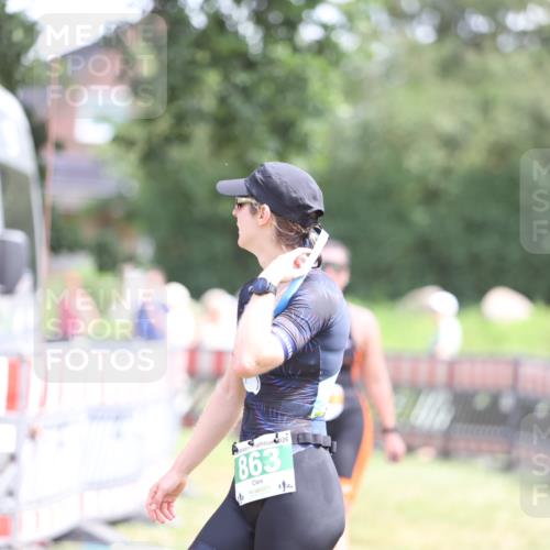 21.06.2026 - 29. Vierlanden-Triathlon Andreas Tolksdorf http://msf.ph/oto/9892188 21.06.2026 13:38:05 Ziel 997, 997 meine-sportfotos.de