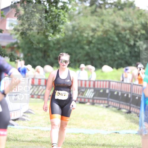 21.06.2026 - 29. Vierlanden-Triathlon Andreas Tolksdorf http://msf.ph/oto/9892195 21.06.2026 13:38:06 Ziel 997, 997 meine-sportfotos.de