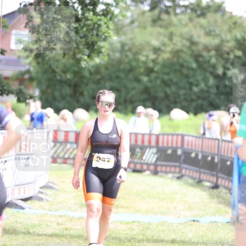 21.06.2026 - 29. Vierlanden-Triathlon Andreas Tolksdorf http://msf.ph/oto/9892197 21.06.2026 13:38:07 Ziel 997, 997 meine-sportfotos.de