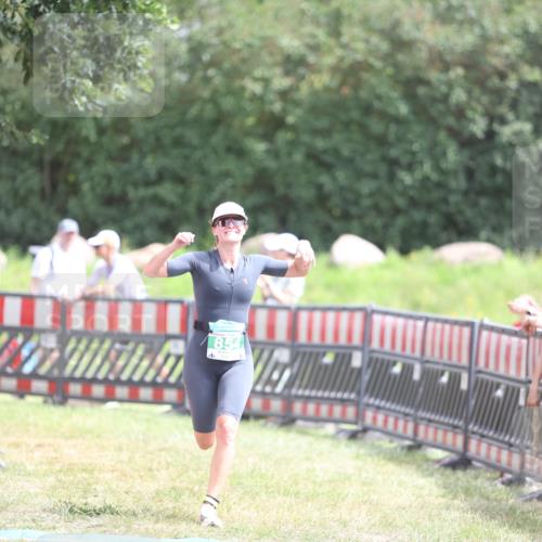 21.06.2026 - 29. Vierlanden-Triathlon Andreas Tolksdorf http://msf.ph/oto/9892203 21.06.2026 13:38:28 Ziel 763, 854, 763, 854 meine-sportfotos.de