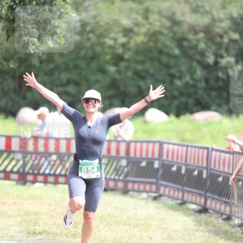 21.06.2026 - 29. Vierlanden-Triathlon Andreas Tolksdorf http://msf.ph/oto/9892213 21.06.2026 13:38:28 Ziel 763, 854, 763, 854 meine-sportfotos.de