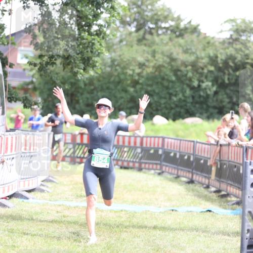 21.06.2026 - 29. Vierlanden-Triathlon Andreas Tolksdorf http://msf.ph/oto/9892216 21.06.2026 13:38:29 Ziel 763, 854, 763, 854 meine-sportfotos.de