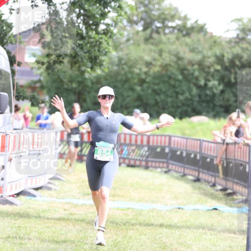 21.06.2026 - 29. Vierlanden-Triathlon Andreas Tolksdorf http://msf.ph/oto/9892221 21.06.2026 13:38:30 Ziel 763, 854, 763, 854 meine-sportfotos.de