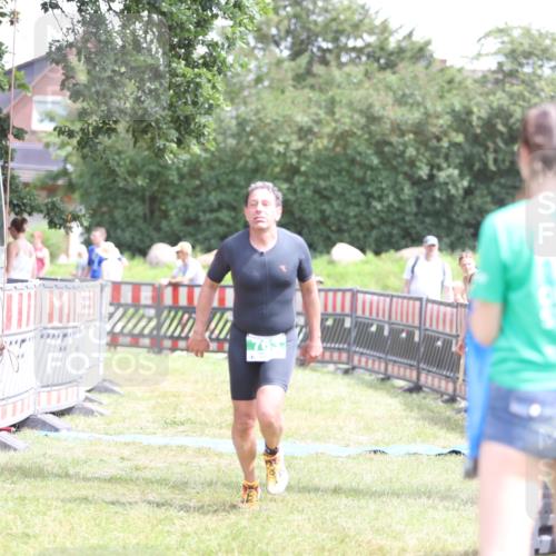 21.06.2026 - 29. Vierlanden-Triathlon Andreas Tolksdorf http://msf.ph/oto/9892222 21.06.2026 13:38:35 Ziel 763, 800, 763, 800 meine-sportfotos.de