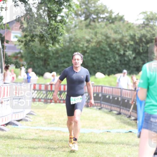 21.06.2026 - 29. Vierlanden-Triathlon Andreas Tolksdorf http://msf.ph/oto/9892223 21.06.2026 13:38:35 Ziel 763, 800, 763, 800 meine-sportfotos.de
