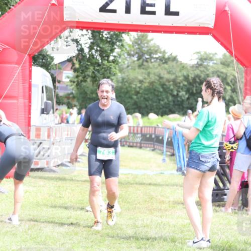 21.06.2026 - 29. Vierlanden-Triathlon Andreas Tolksdorf http://msf.ph/oto/9892229 21.06.2026 13:38:37 Ziel 763, 800, 763, 800 meine-sportfotos.de