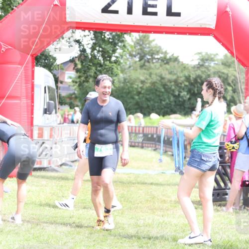 21.06.2026 - 29. Vierlanden-Triathlon Andreas Tolksdorf http://msf.ph/oto/9892232 21.06.2026 13:38:37 Ziel 763, 800, 763, 800 meine-sportfotos.de