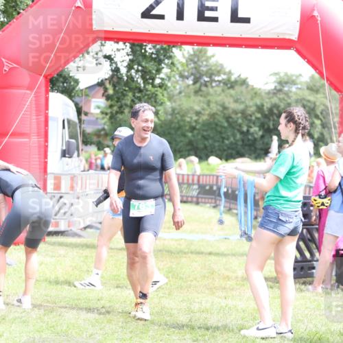 21.06.2026 - 29. Vierlanden-Triathlon Andreas Tolksdorf http://msf.ph/oto/9892233 21.06.2026 13:38:37 Ziel 763, 800, 763, 800 meine-sportfotos.de