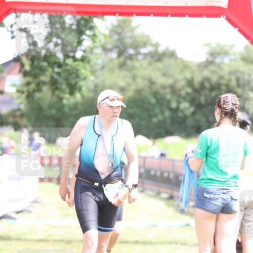 21.06.2026 - 29. Vierlanden-Triathlon Andreas Tolksdorf http://msf.ph/oto/9892235 21.06.2026 13:38:56 Ziel 99, 644, 795, 99, 644, 795 meine-sportfotos.de