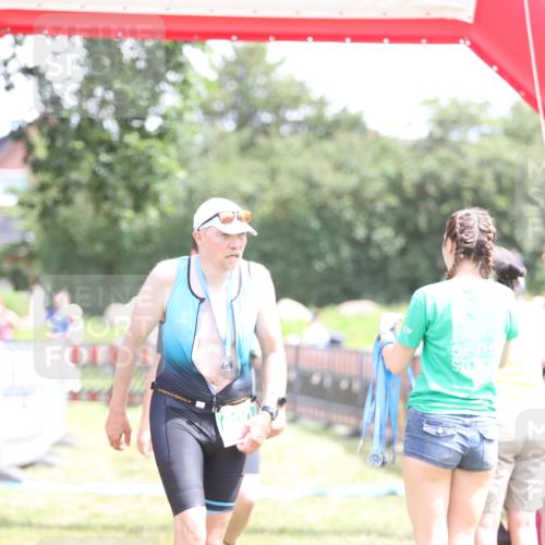21.06.2026 - 29. Vierlanden-Triathlon Andreas Tolksdorf http://msf.ph/oto/9892236 21.06.2026 13:38:56 Ziel 99, 644, 795, 99, 644, 795 meine-sportfotos.de