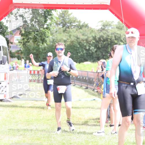 21.06.2026 - 29. Vierlanden-Triathlon Andreas Tolksdorf http://msf.ph/oto/9892246 21.06.2026 13:38:59 Ziel 644, 795, 644, 795 meine-sportfotos.de