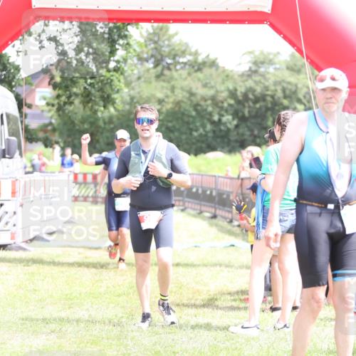 21.06.2026 - 29. Vierlanden-Triathlon Andreas Tolksdorf http://msf.ph/oto/9892247 21.06.2026 13:38:59 Ziel 644, 795, 644, 795 meine-sportfotos.de