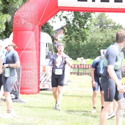 21.06.2026 - 29. Vierlanden-Triathlon Andreas Tolksdorf http://msf.ph/oto/9892256 21.06.2026 13:39:04 Ziel 644, 644 meine-sportfotos.de
