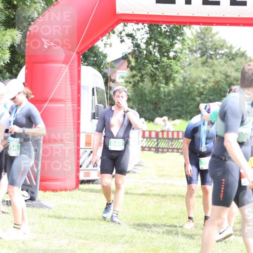 21.06.2026 - 29. Vierlanden-Triathlon Andreas Tolksdorf http://msf.ph/oto/9892257 21.06.2026 13:39:04 Ziel 644, 644 meine-sportfotos.de