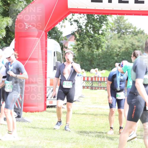 21.06.2026 - 29. Vierlanden-Triathlon Andreas Tolksdorf http://msf.ph/oto/9892258 21.06.2026 13:39:04 Ziel 644, 644 meine-sportfotos.de