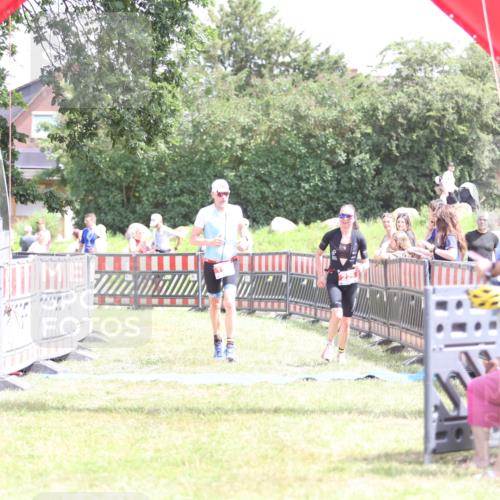 21.06.2026 - 29. Vierlanden-Triathlon Andreas Tolksdorf http://msf.ph/oto/9892265 21.06.2026 13:39:28 Ziel 115, 225, 115, 225 meine-sportfotos.de