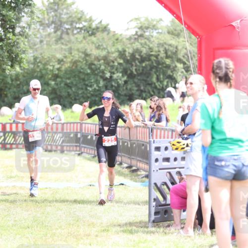 21.06.2026 - 29. Vierlanden-Triathlon Andreas Tolksdorf http://msf.ph/oto/9892276 21.06.2026 13:39:29 Ziel 115, 225, 115, 225 meine-sportfotos.de