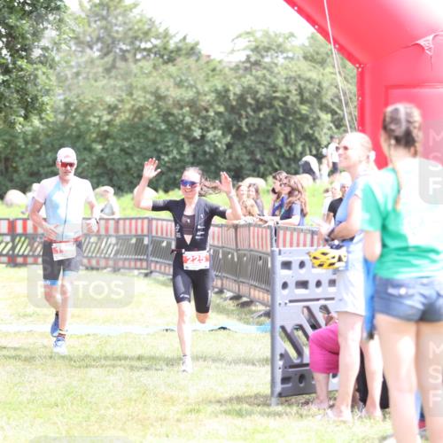 21.06.2026 - 29. Vierlanden-Triathlon Andreas Tolksdorf http://msf.ph/oto/9892277 21.06.2026 13:39:29 Ziel 115, 225, 115, 225 meine-sportfotos.de