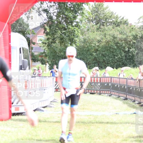 21.06.2026 - 29. Vierlanden-Triathlon Andreas Tolksdorf http://msf.ph/oto/9892286 21.06.2026 13:39:33 Ziel 115, 225, 115, 225 meine-sportfotos.de