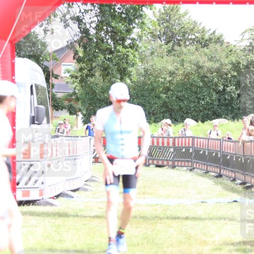 21.06.2026 - 29. Vierlanden-Triathlon Andreas Tolksdorf http://msf.ph/oto/9892291 21.06.2026 13:39:33 Ziel 115, 225, 115, 225 meine-sportfotos.de