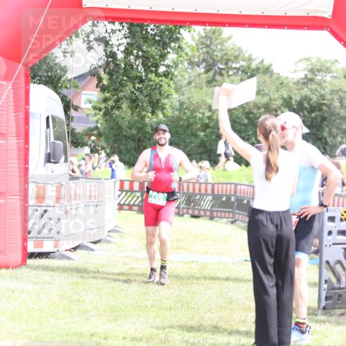 21.06.2026 - 29. Vierlanden-Triathlon Andreas Tolksdorf http://msf.ph/oto/9892298 21.06.2026 13:39:46 Ziel 69, 705, 69, 705 meine-sportfotos.de