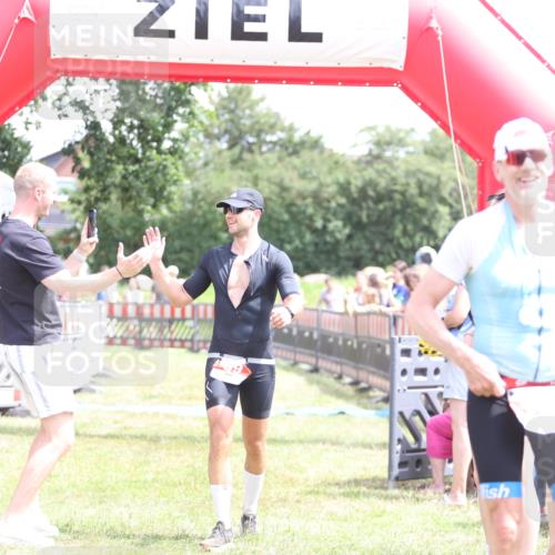 21.06.2026 - 29. Vierlanden-Triathlon Andreas Tolksdorf http://msf.ph/oto/9892309 21.06.2026 13:39:55 Ziel  meine-sportfotos.de
