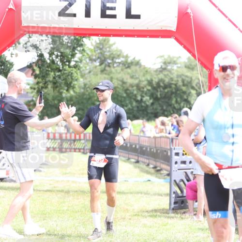 21.06.2026 - 29. Vierlanden-Triathlon Andreas Tolksdorf http://msf.ph/oto/9892311 21.06.2026 13:39:55 Ziel  meine-sportfotos.de