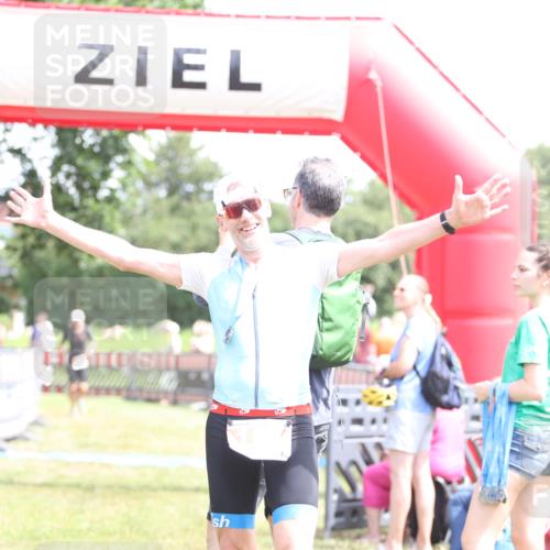 21.06.2026 - 29. Vierlanden-Triathlon Andreas Tolksdorf http://msf.ph/oto/9892313 21.06.2026 13:40:09 Ziel 192, 192 meine-sportfotos.de