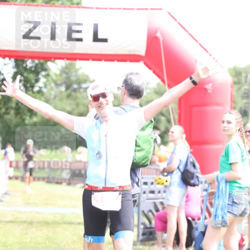 21.06.2026 - 29. Vierlanden-Triathlon Andreas Tolksdorf http://msf.ph/oto/9892320 21.06.2026 13:40:09 Ziel 192, 192 meine-sportfotos.de