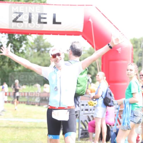 21.06.2026 - 29. Vierlanden-Triathlon Andreas Tolksdorf http://msf.ph/oto/9892321 21.06.2026 13:40:09 Ziel 192, 192 meine-sportfotos.de