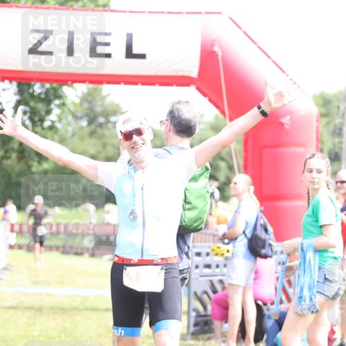 21.06.2026 - 29. Vierlanden-Triathlon Andreas Tolksdorf http://msf.ph/oto/9892323 21.06.2026 13:40:09 Ziel 192, 192 meine-sportfotos.de