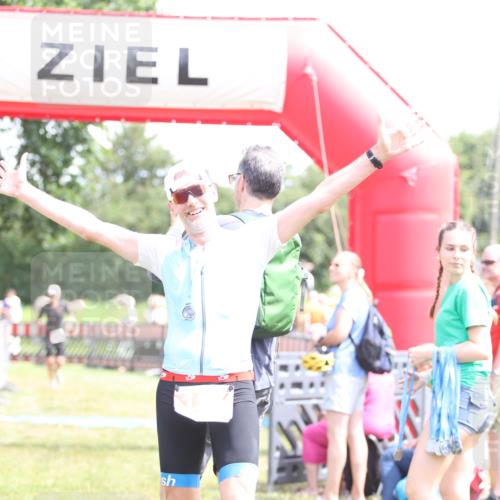 21.06.2026 - 29. Vierlanden-Triathlon Andreas Tolksdorf http://msf.ph/oto/9892325 21.06.2026 13:40:09 Ziel 192, 192 meine-sportfotos.de
