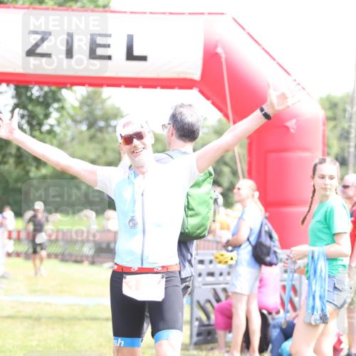 21.06.2026 - 29. Vierlanden-Triathlon Andreas Tolksdorf http://msf.ph/oto/9892326 21.06.2026 13:40:09 Ziel 192, 192 meine-sportfotos.de