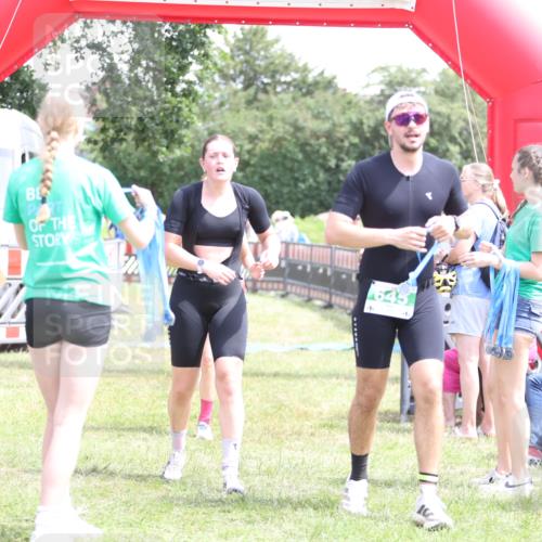 21.06.2026 - 29. Vierlanden-Triathlon Andreas Tolksdorf http://msf.ph/oto/9892327 21.06.2026 13:40:42 Ziel 267, 645, 879, 267, 645, 879 meine-sportfotos.de