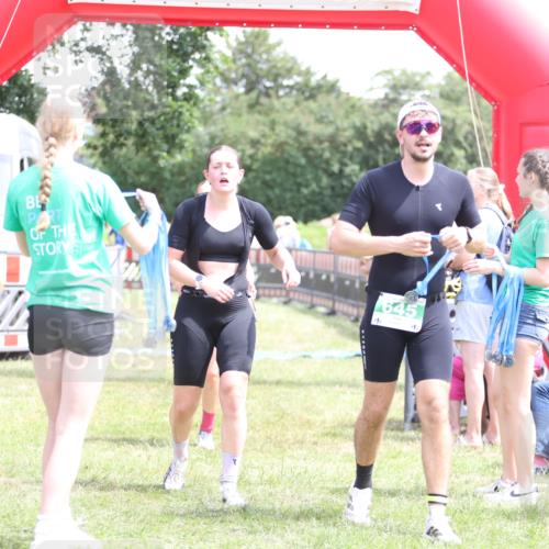 21.06.2026 - 29. Vierlanden-Triathlon Andreas Tolksdorf http://msf.ph/oto/9892328 21.06.2026 13:40:42 Ziel 267, 645, 879, 267, 645, 879 meine-sportfotos.de